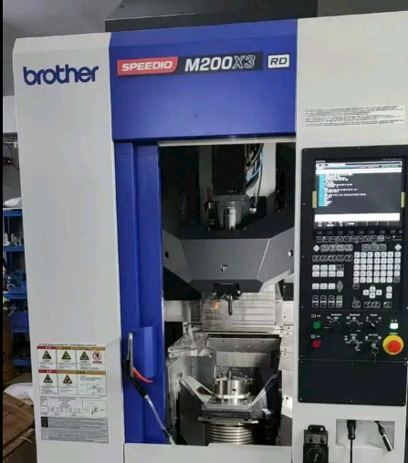 Brother M200 X3 RD CNC 5 Trục Đời 2022 - Giá Cạnh Tranh, Hỗ Trợ Bảo Hành AZCNC.VN Bán Máy Phay CNC 5 Trục Brother M200 X3 RD Đời 2022 - Hiện Đại, Giá Tốt